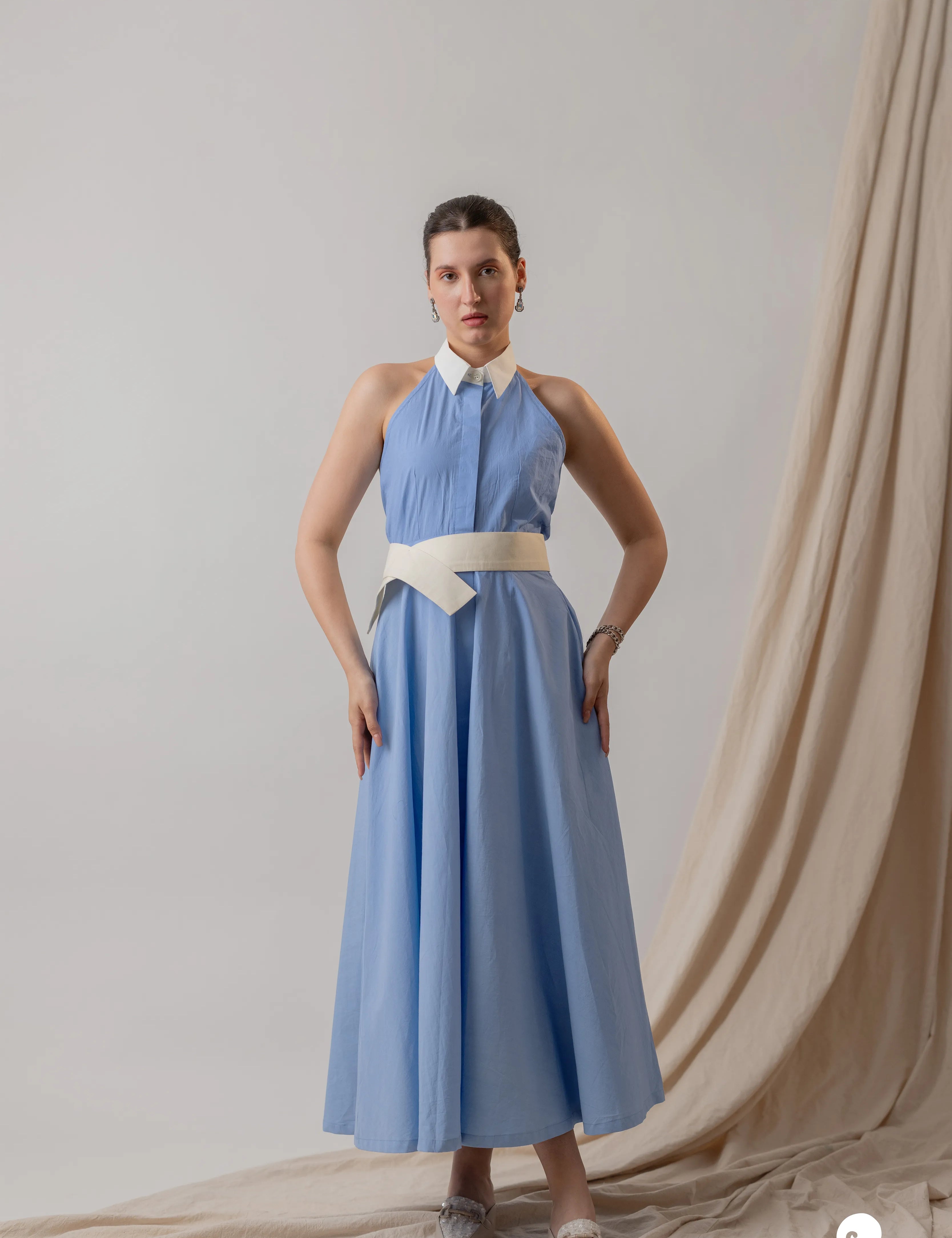BlueWhiteCollaredDress4.webp