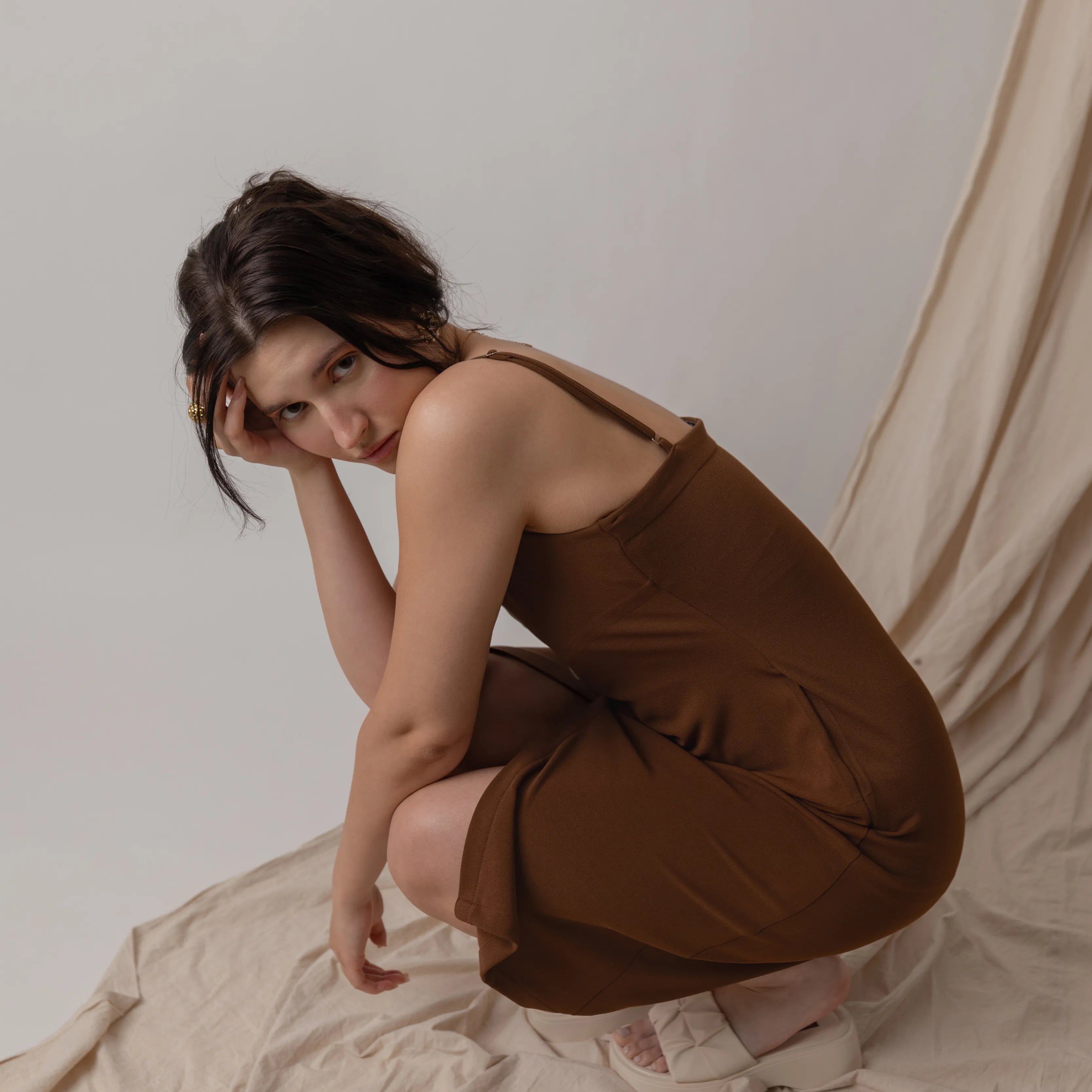 BrownRibbedMidiDress1.webp