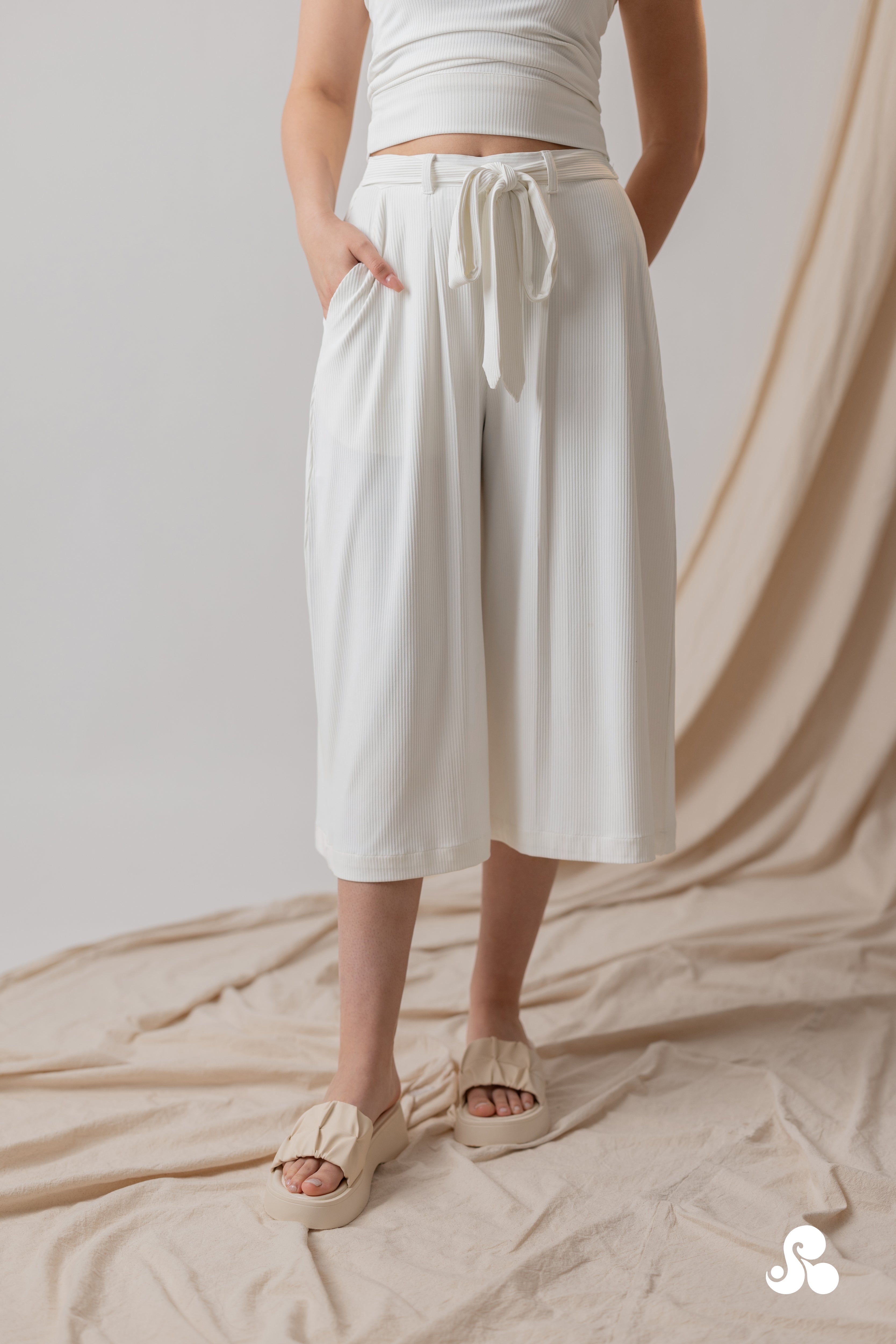IVORY RIBBED CULOTTE TROUSERS