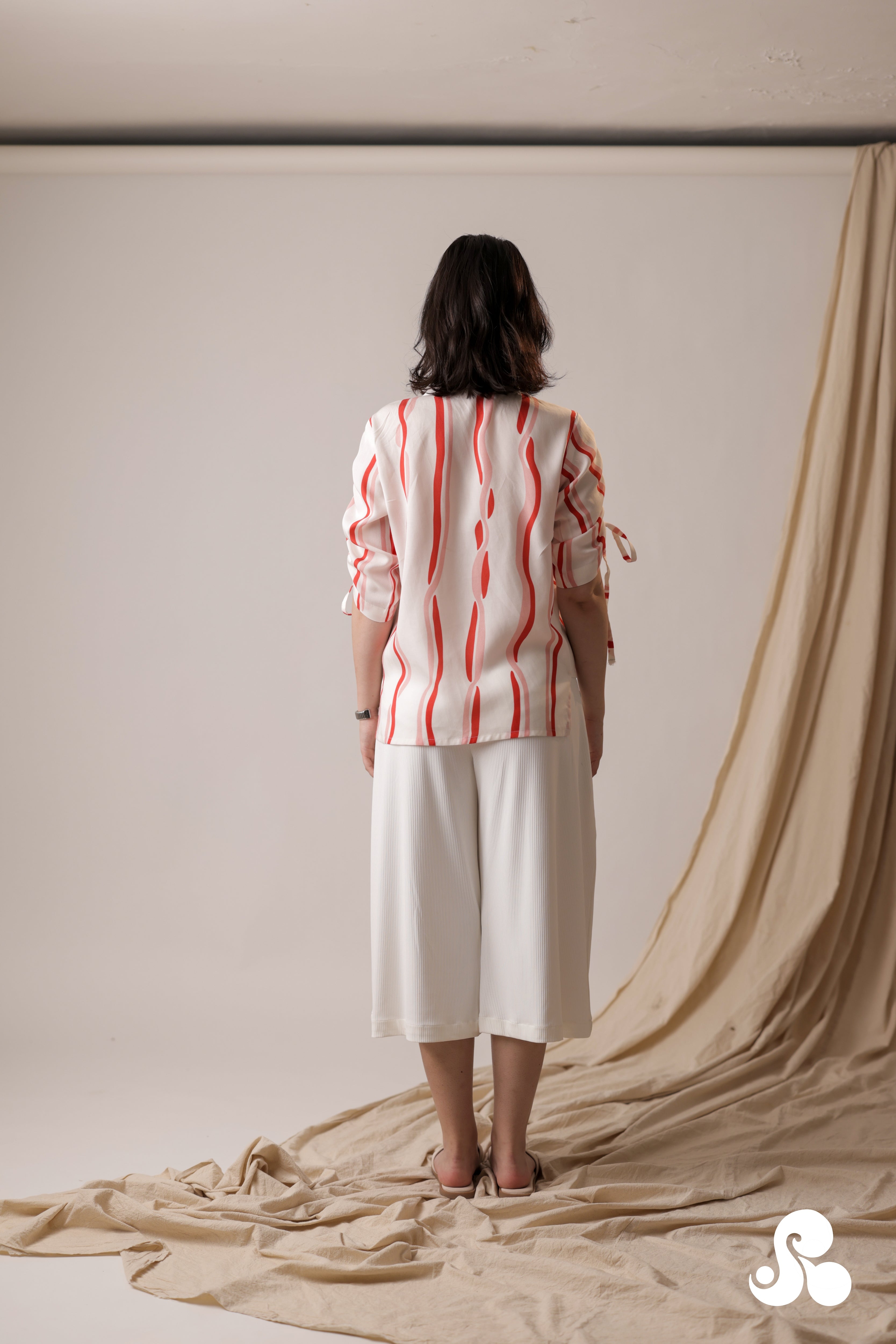 STRIPED RUCHED SLEEVE TENCEL SHIRT