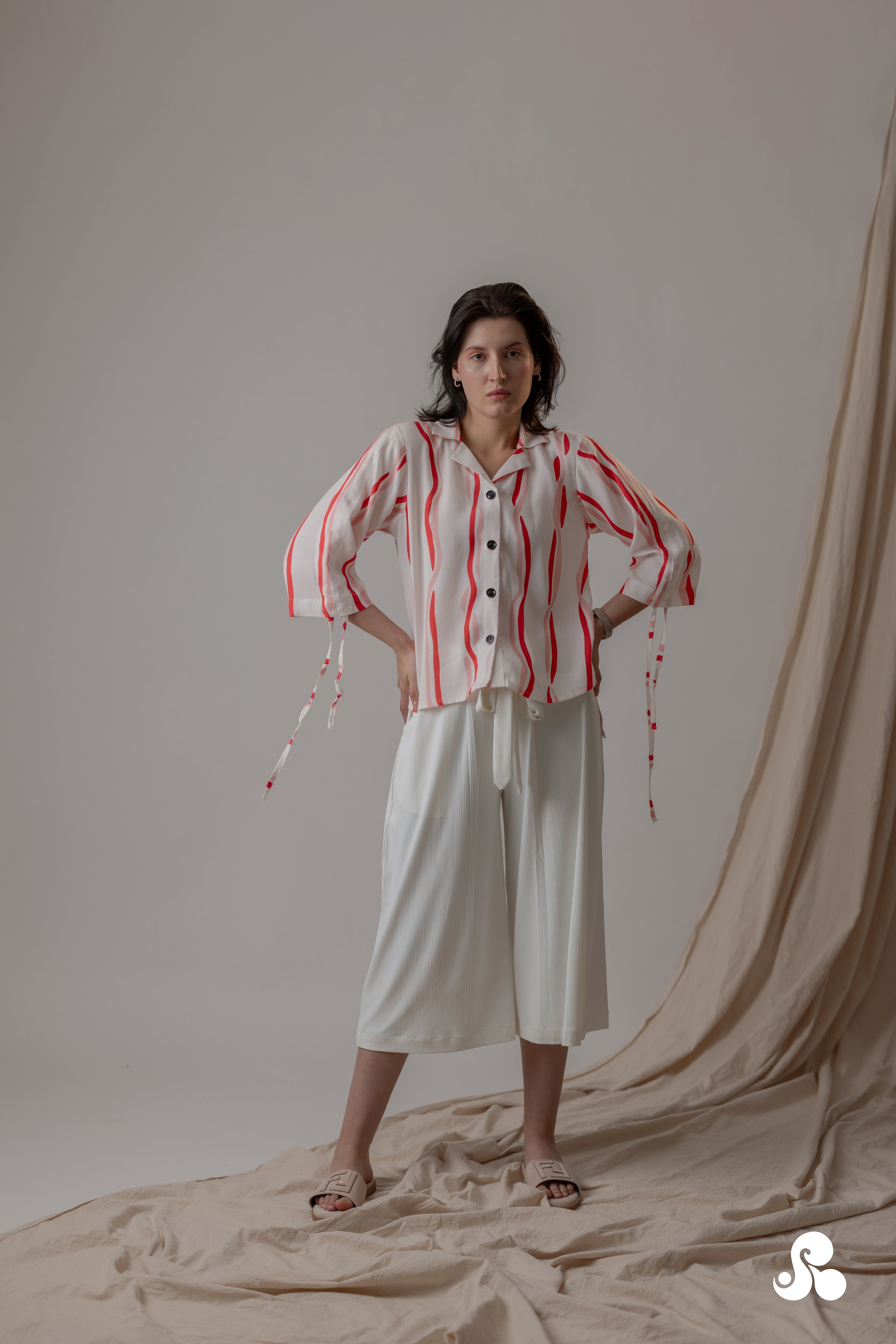 STRIPED RUCHED SLEEVE TENCEL SHIRT