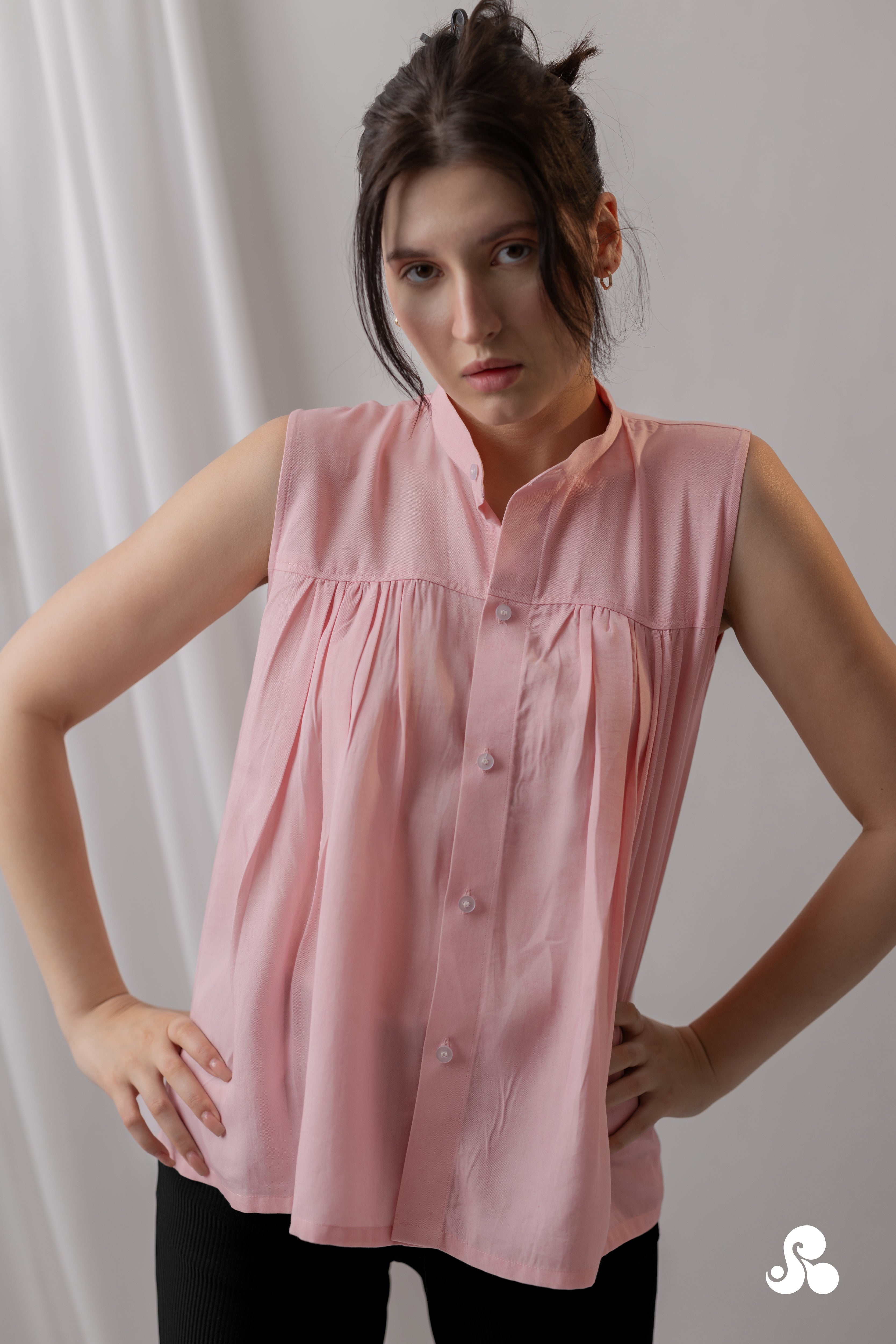SMOCKED TWILL BLOUSE