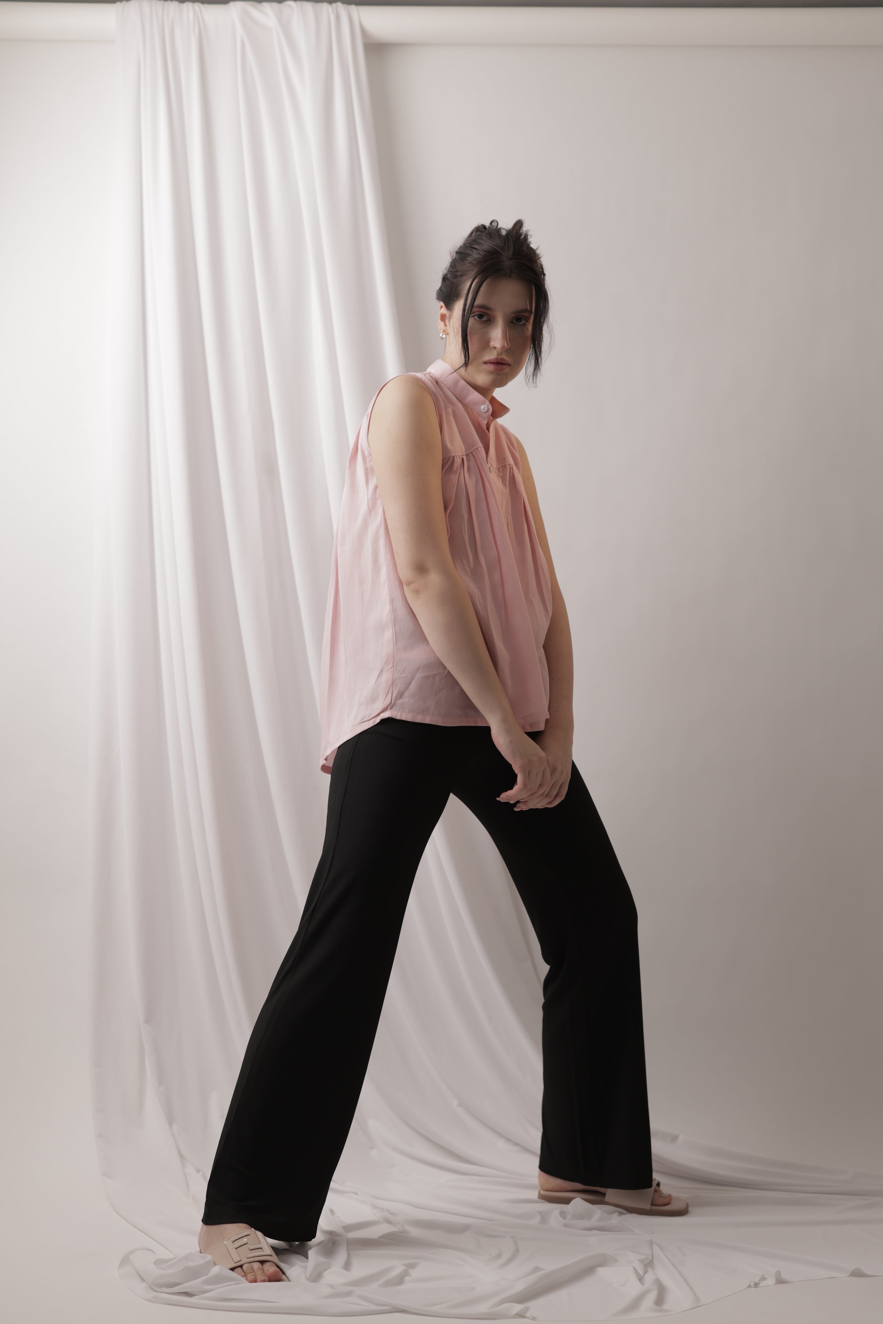 SMOCKED TWILL BLOUSE
