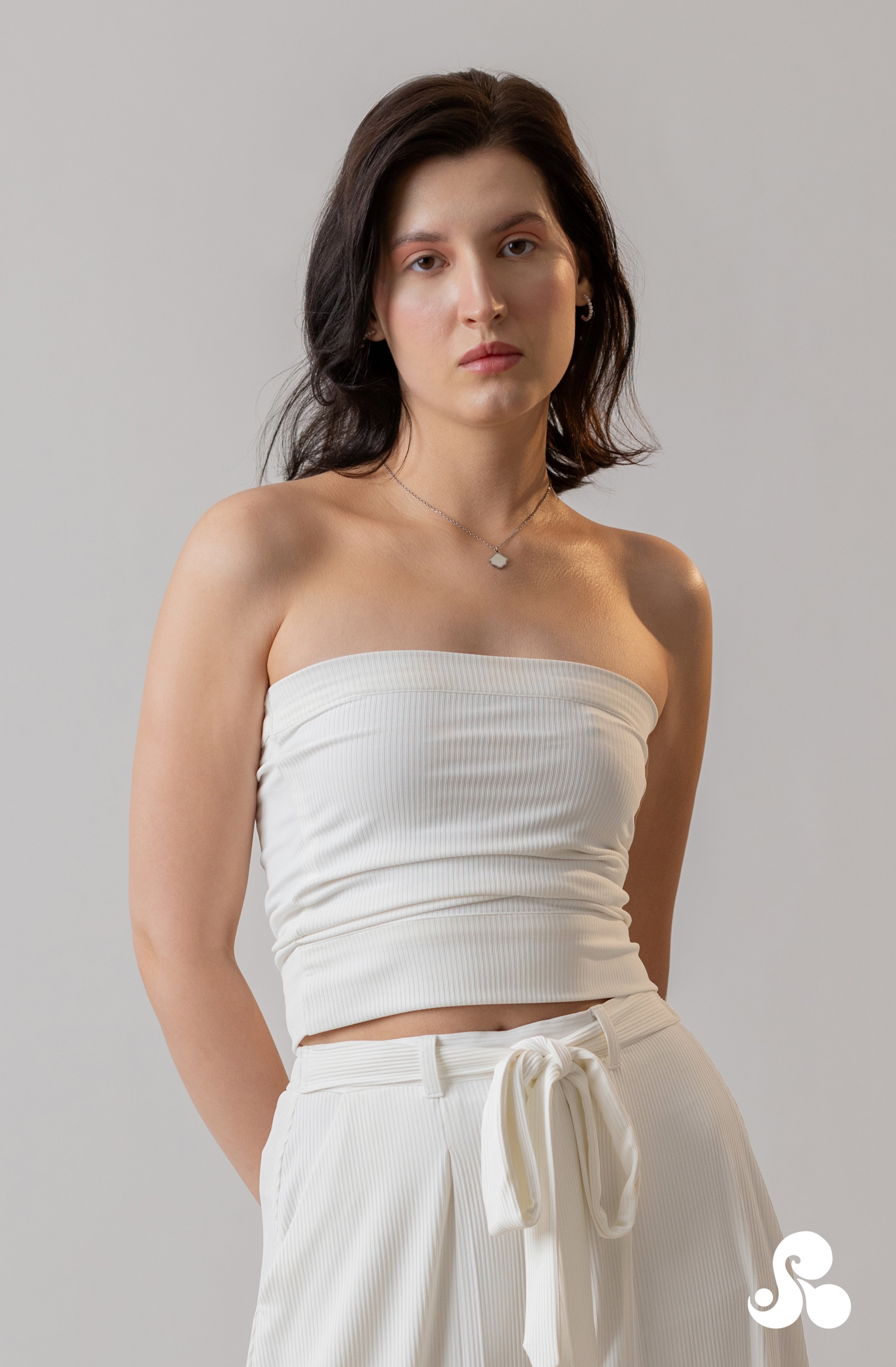 WHITE RIBBED TUBE KNIT TOP