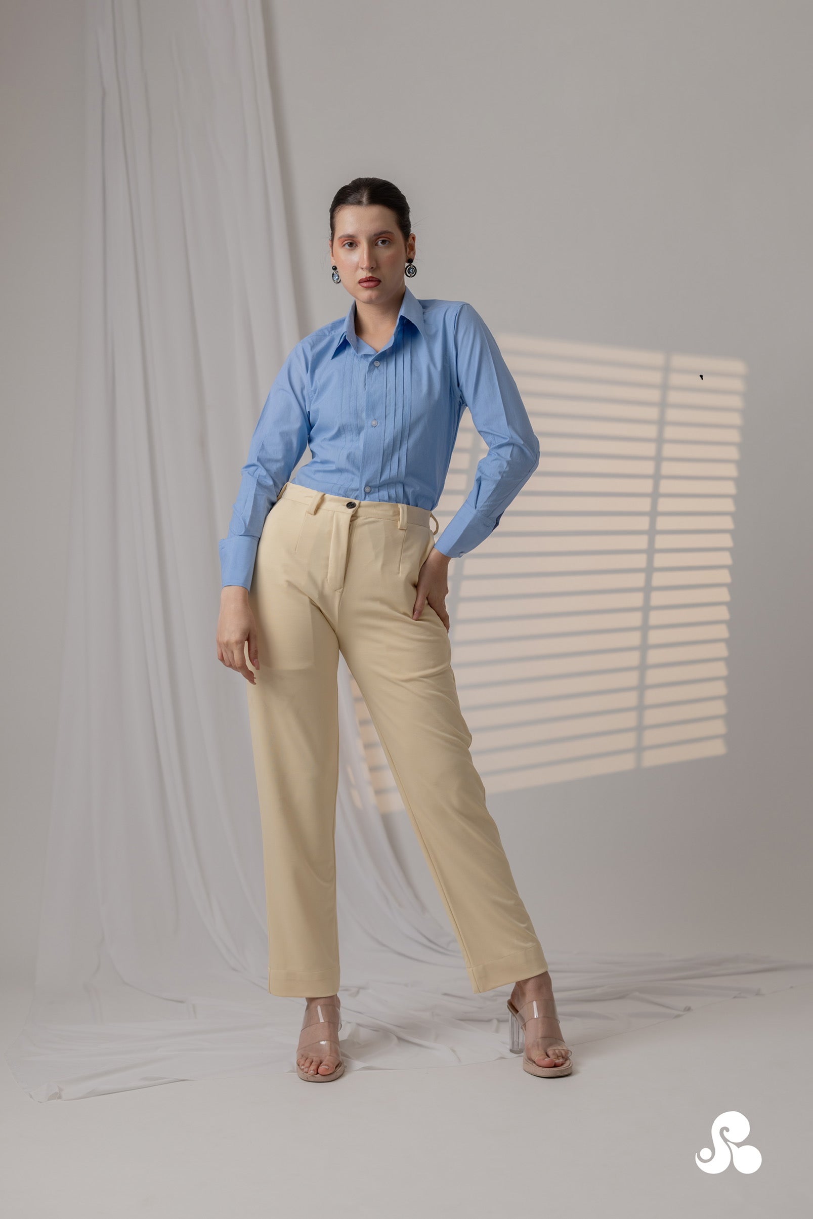 POWDER BLUE TUCK DETAIL POPLIN SHIRT