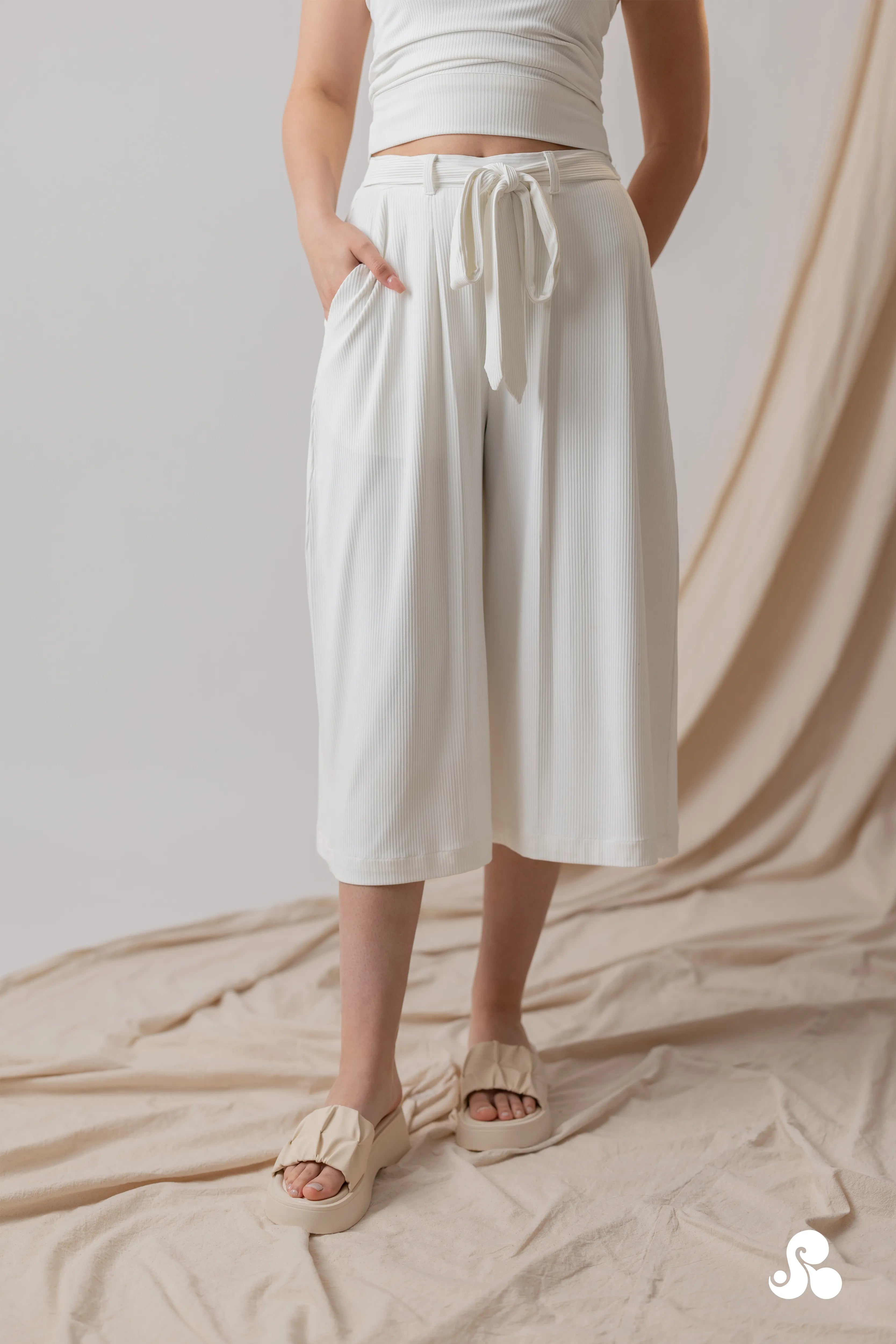 IVORY RIBBED CULOTTE TROUSERS
