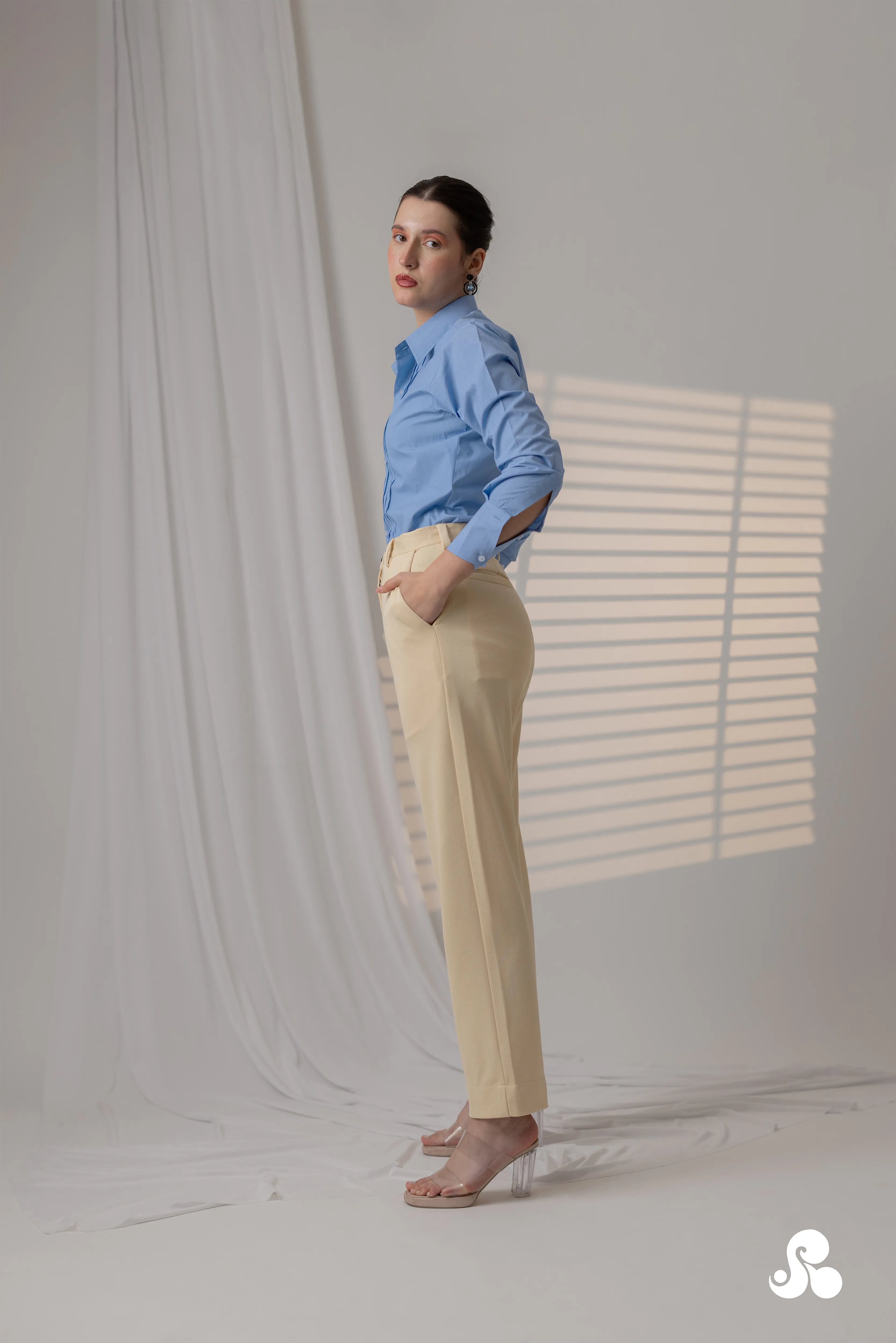 POWDER BLUE TUCK DETAIL POPLIN SHIRT
