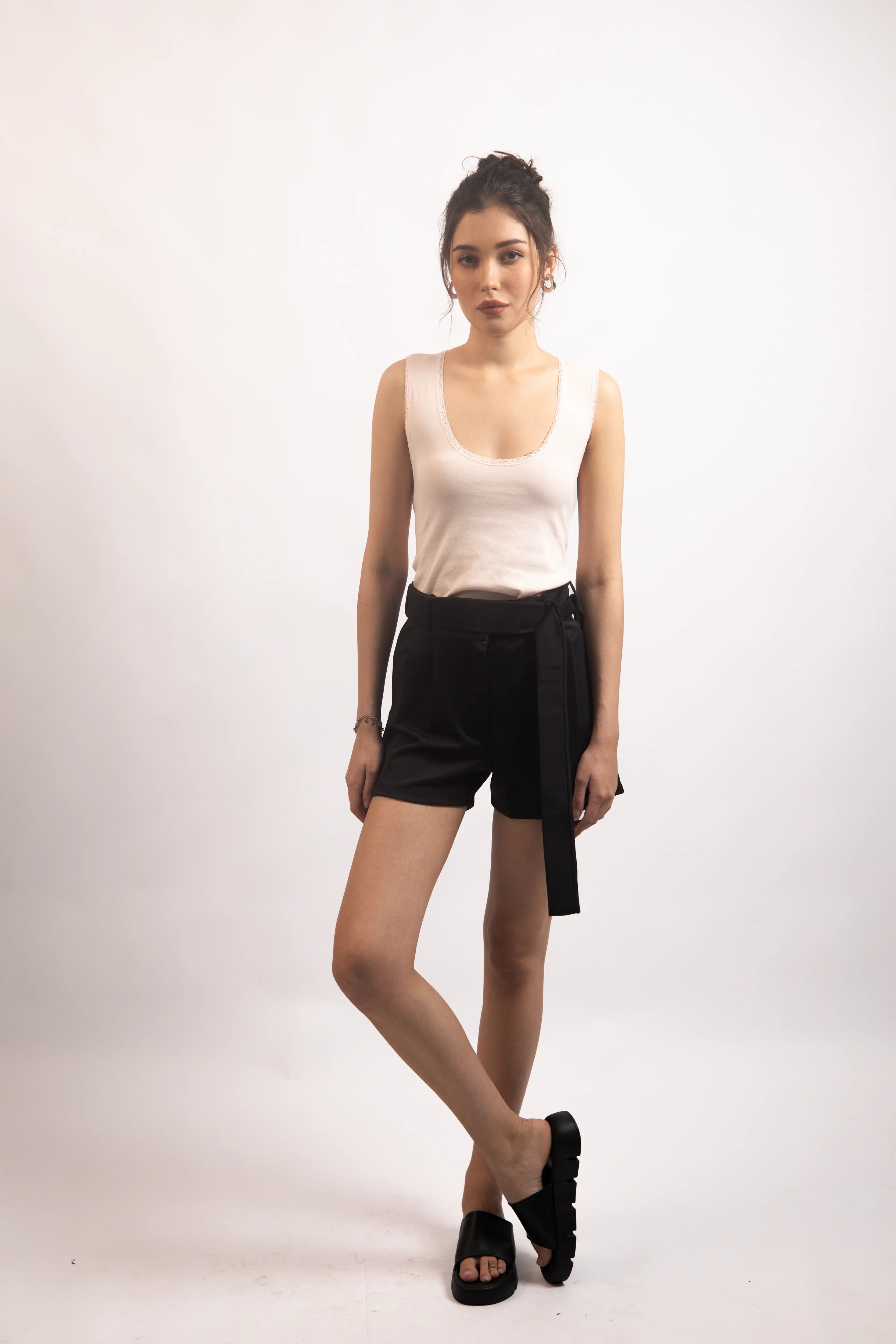 BLACK BELTED TAILORED SHORTS