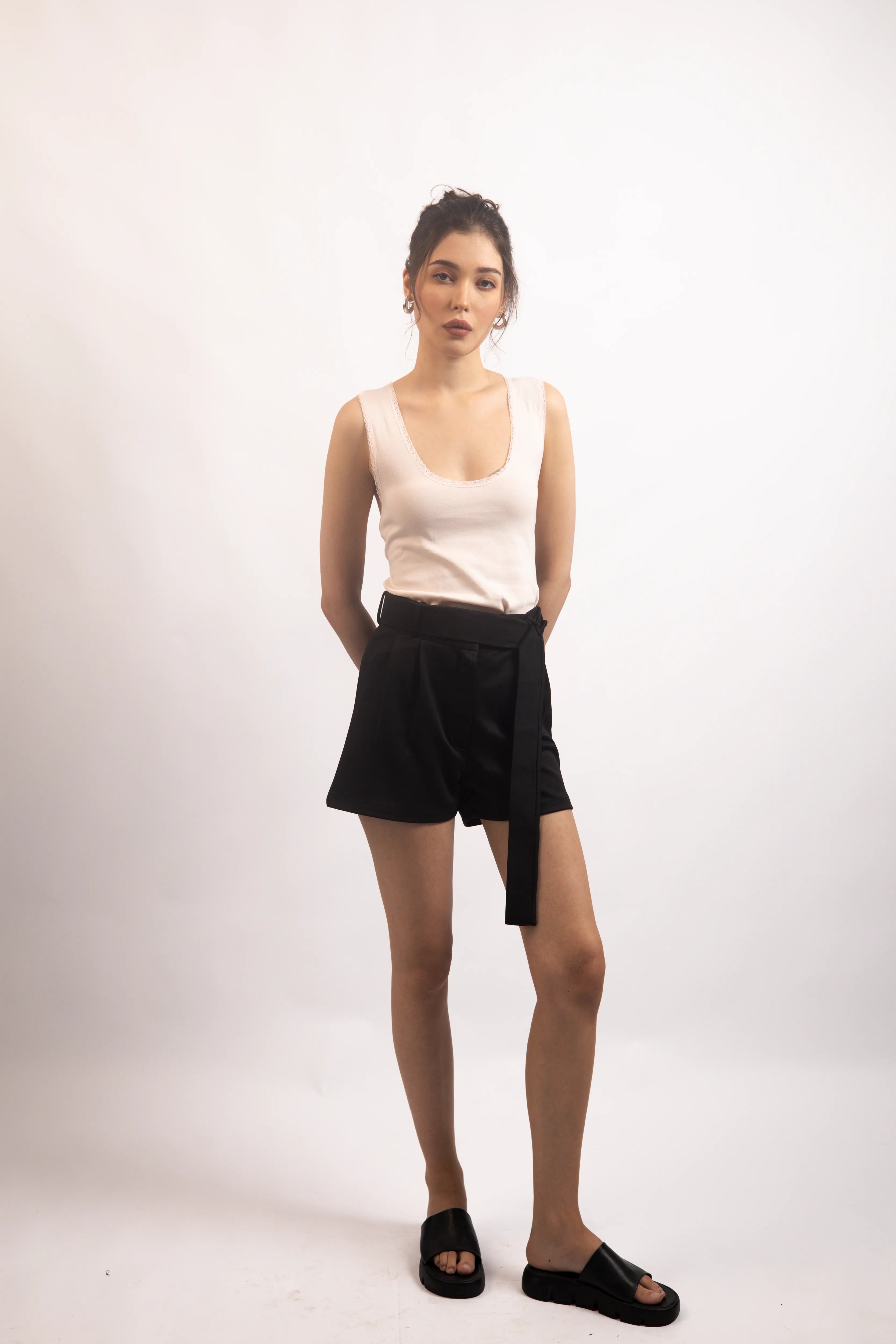 BLACK BELTED TAILORED SHORTS