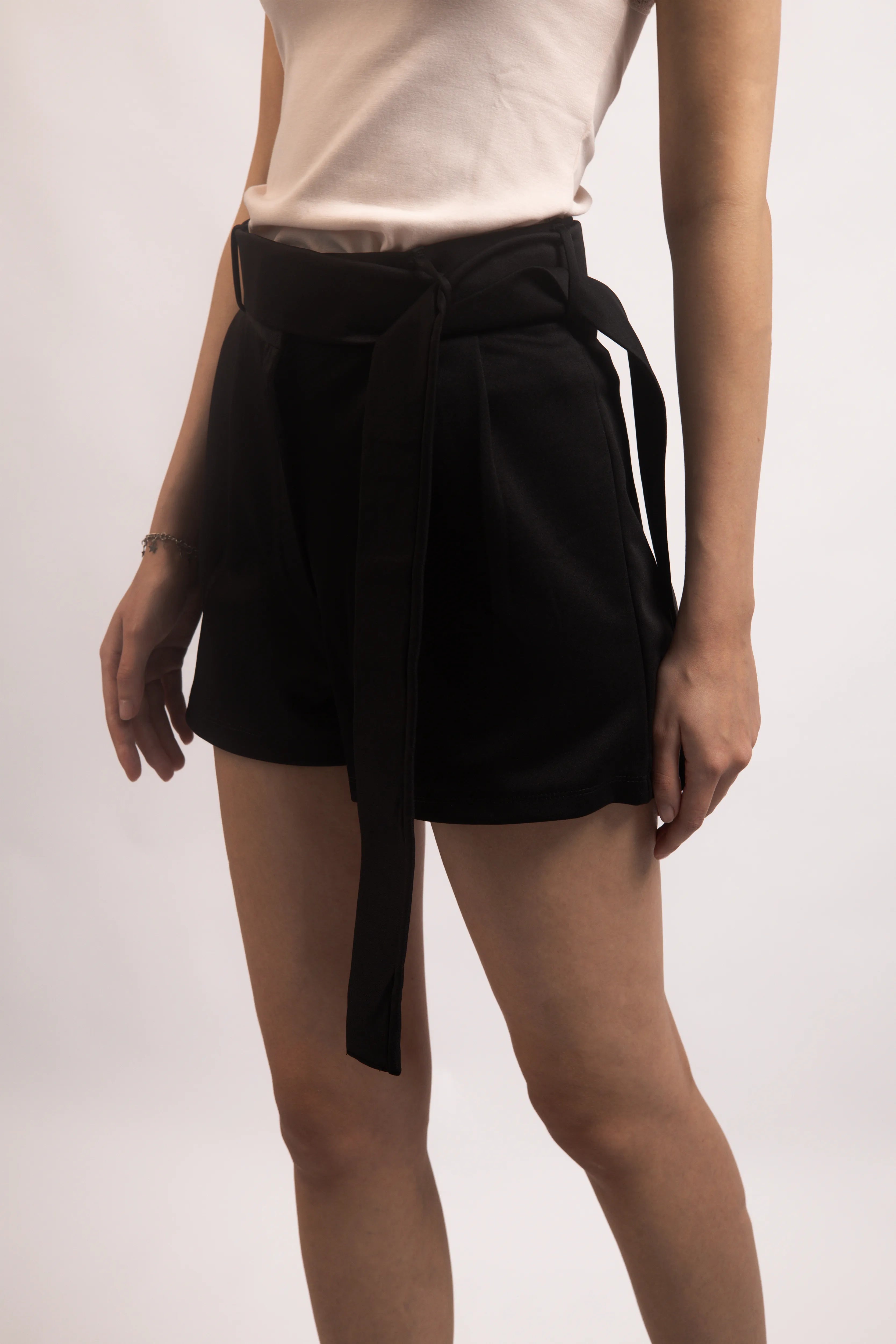 BLACK BELTED TAILORED SHORTS