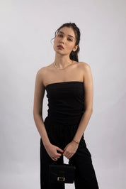 BLACK STRAPLESS RUCHED TOP