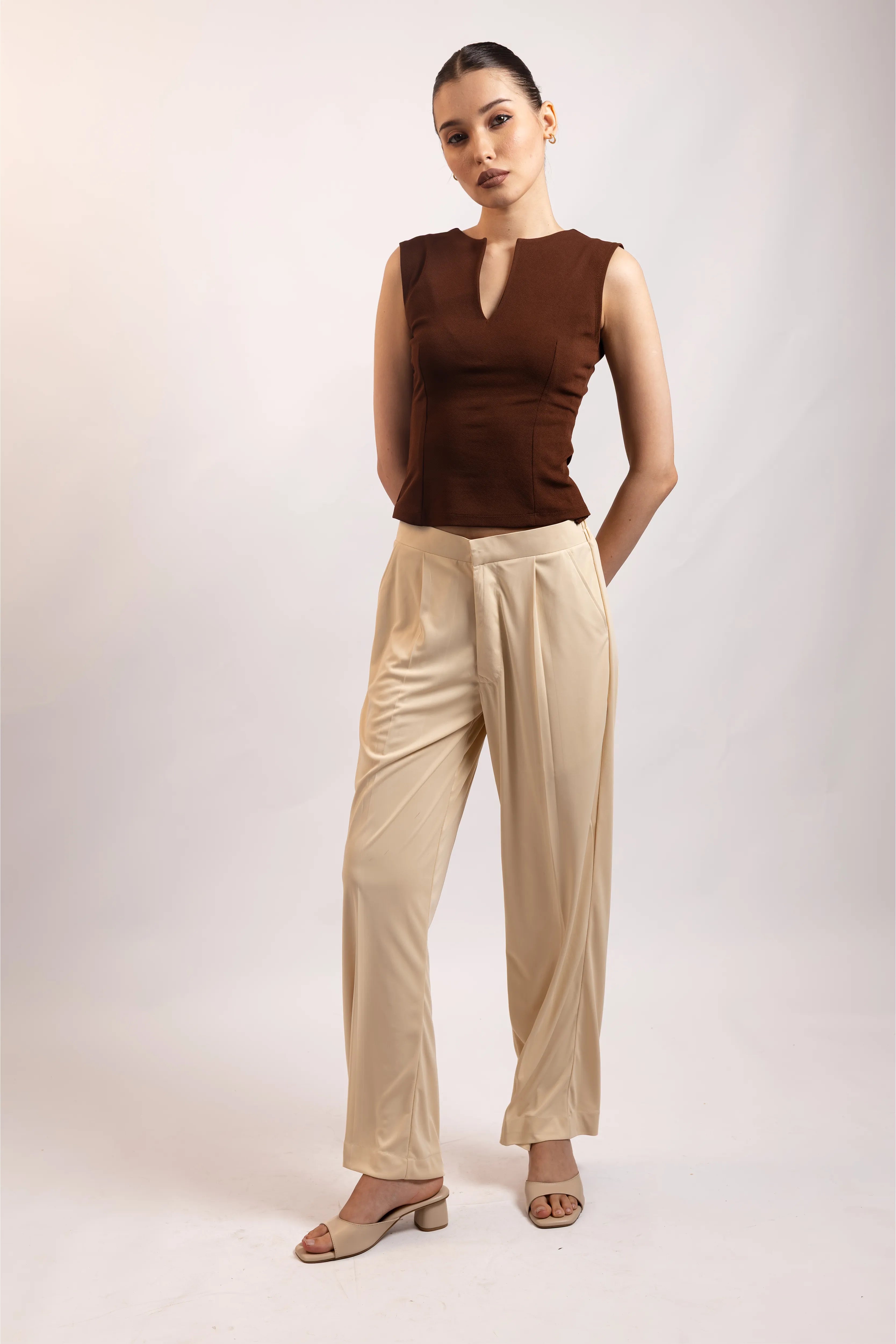 CHOCOLATE BROWN SPLIT NECK TOP