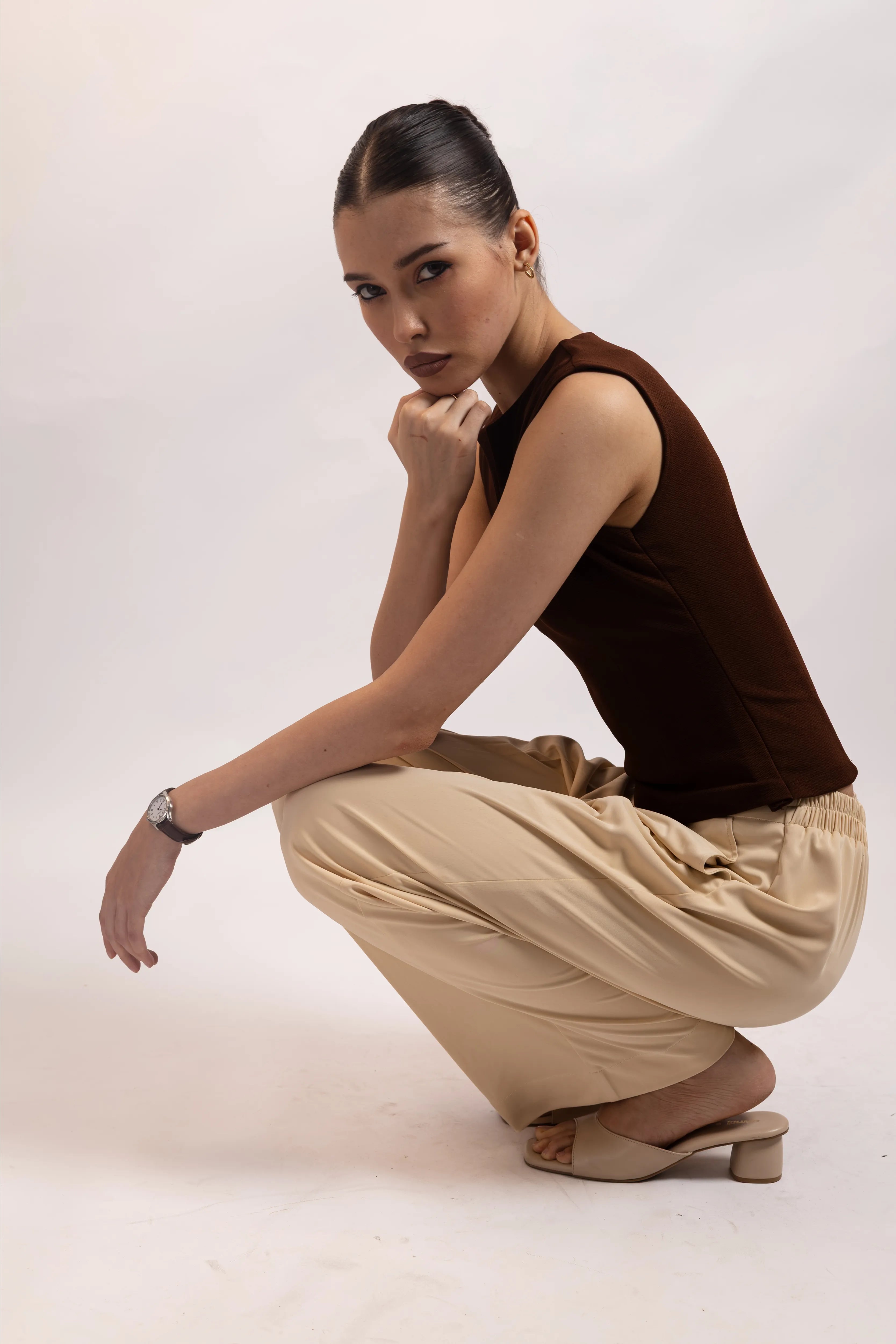 CHOCOLATE BROWN SPLIT NECK TOP