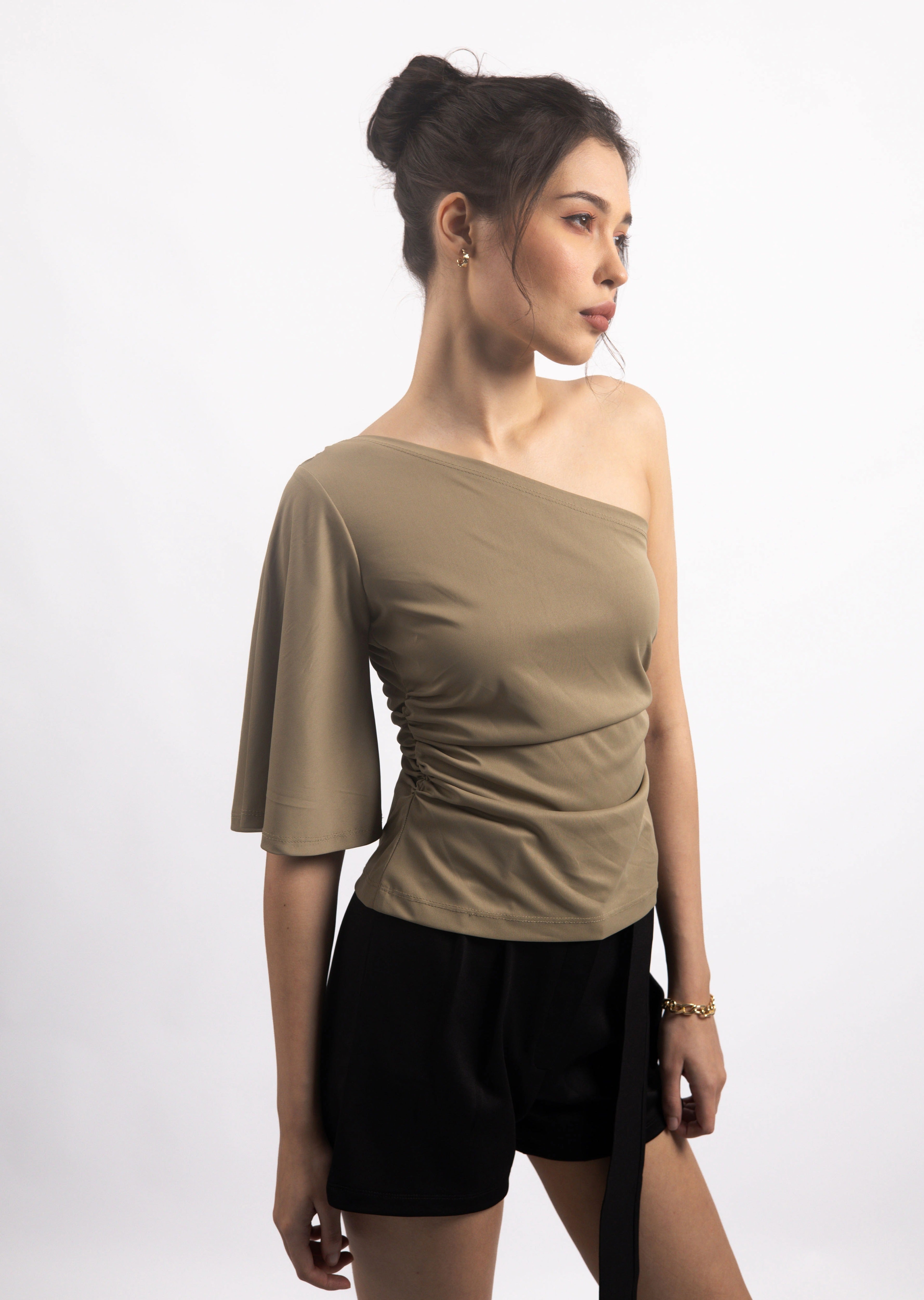 OLIVE GREEN DRAPE ONE-SHOULDER KNIT TOP