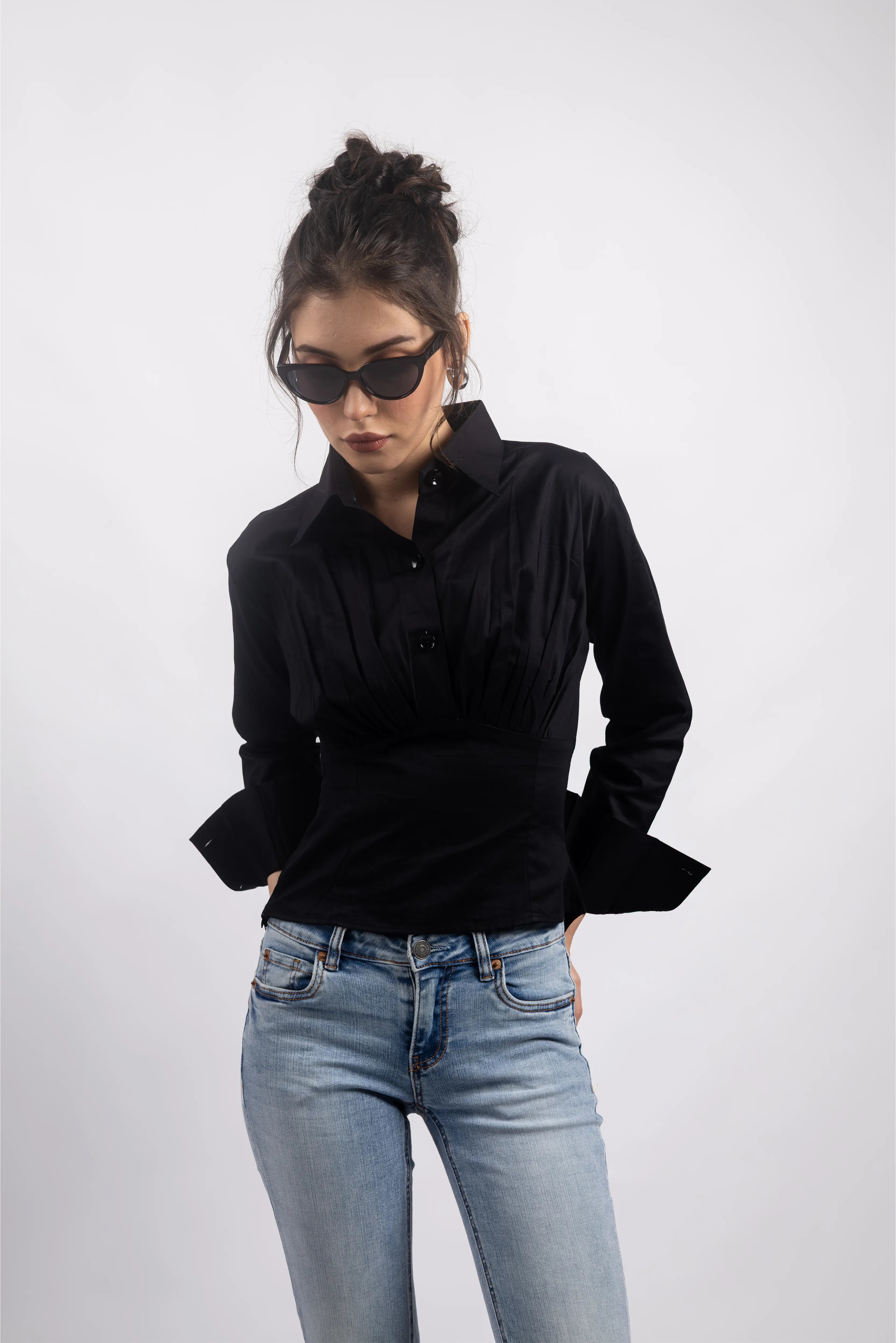 BLACK CINCHED WAIST SHIRT