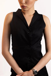 BLACK SLEEVELESS BLAZER