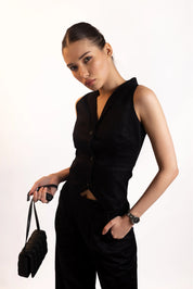 BLACK SLEEVELESS BLAZER